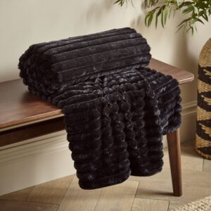 Cosy Ribbed Black Throw Catherine Lansfield