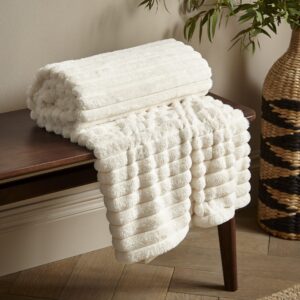Cosy Ribbed Cream Throw